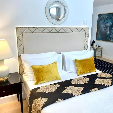 Villa Mondrian Luxury &