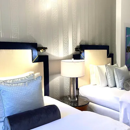 Villa Mondrian Luxury & *