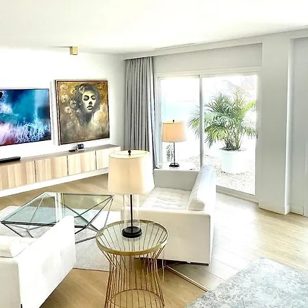 Mondrian Luxury & Villa